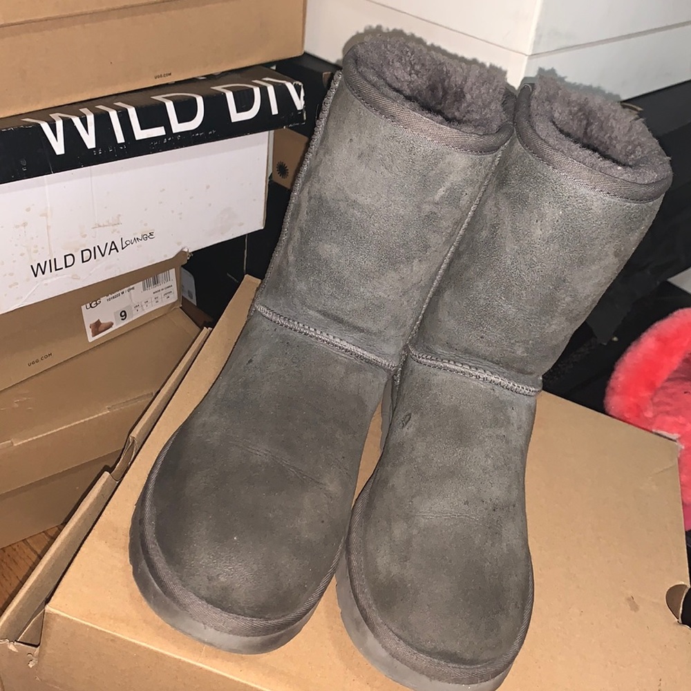 Uggs.